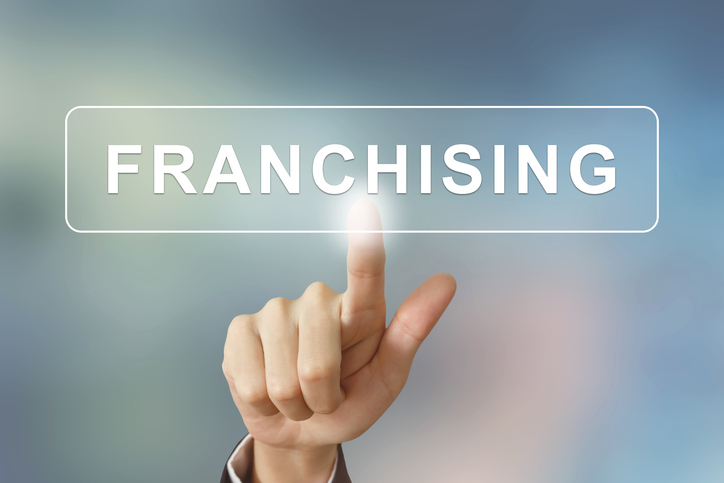 Understanding the Franchise Royalty Fee and How It’s Calculated